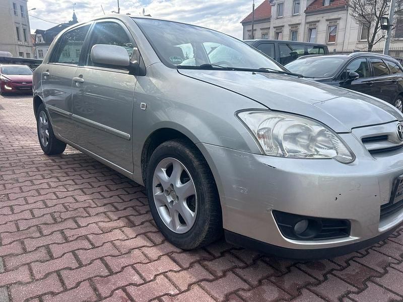 Gebraucht Toyota Corolla Edition 110 PS (80 kW) 2007 Silber Limousine