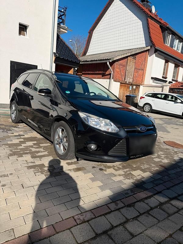 Gebraucht Ford Focus SYNC Edition 125 PS (91 kW) 2013 Grau Kombi