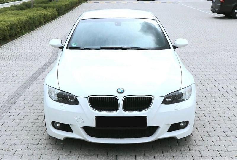 Weiß Gebraucht 2009 BMW 320 M Sport Coupé | 6.700 € (Fairer Preis) - Bild 1/4