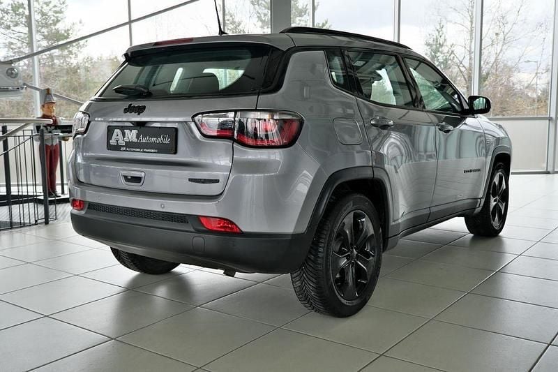 Gebraucht Jeep Compass Night Eagle 140 PS (102 kW) 2018 Silber SUV