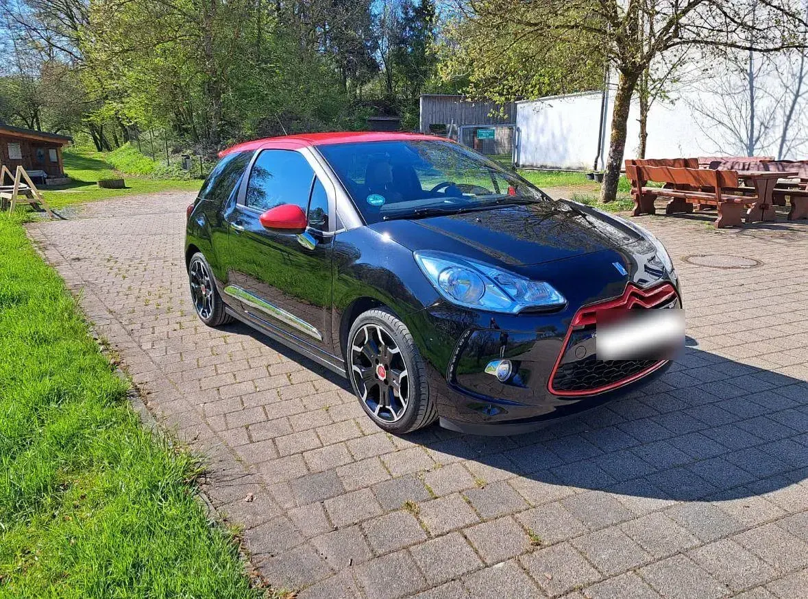 Gebraucht Citroën DS3 156 PS (114 kW) 2014 Schwarz Kleinwagen