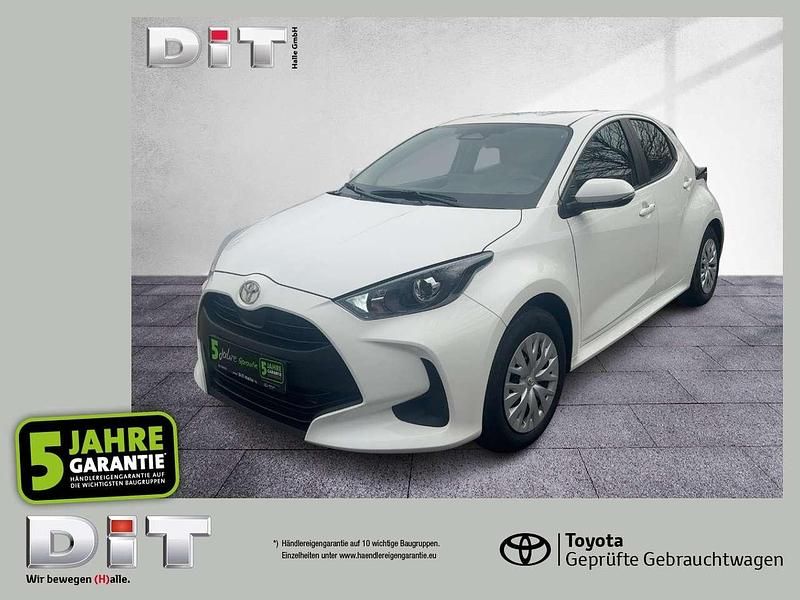 Schneeweiß Gebraucht 2024 Toyota Yaris Business Edition Limousine | 19.240 € (Superpreis) - Bild 1/4