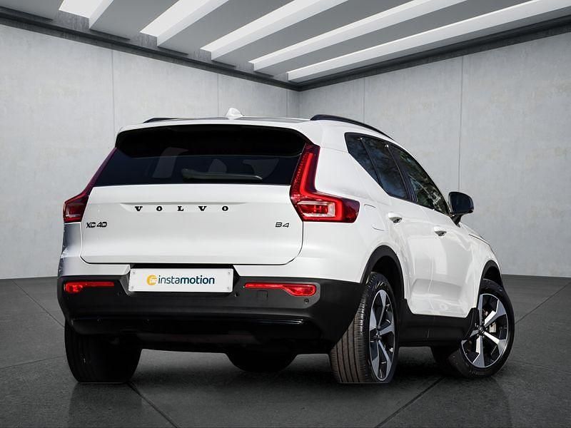 Gebraucht Volvo XC40 Plus 197 PS (144 kW) 2025 Weiß SUV