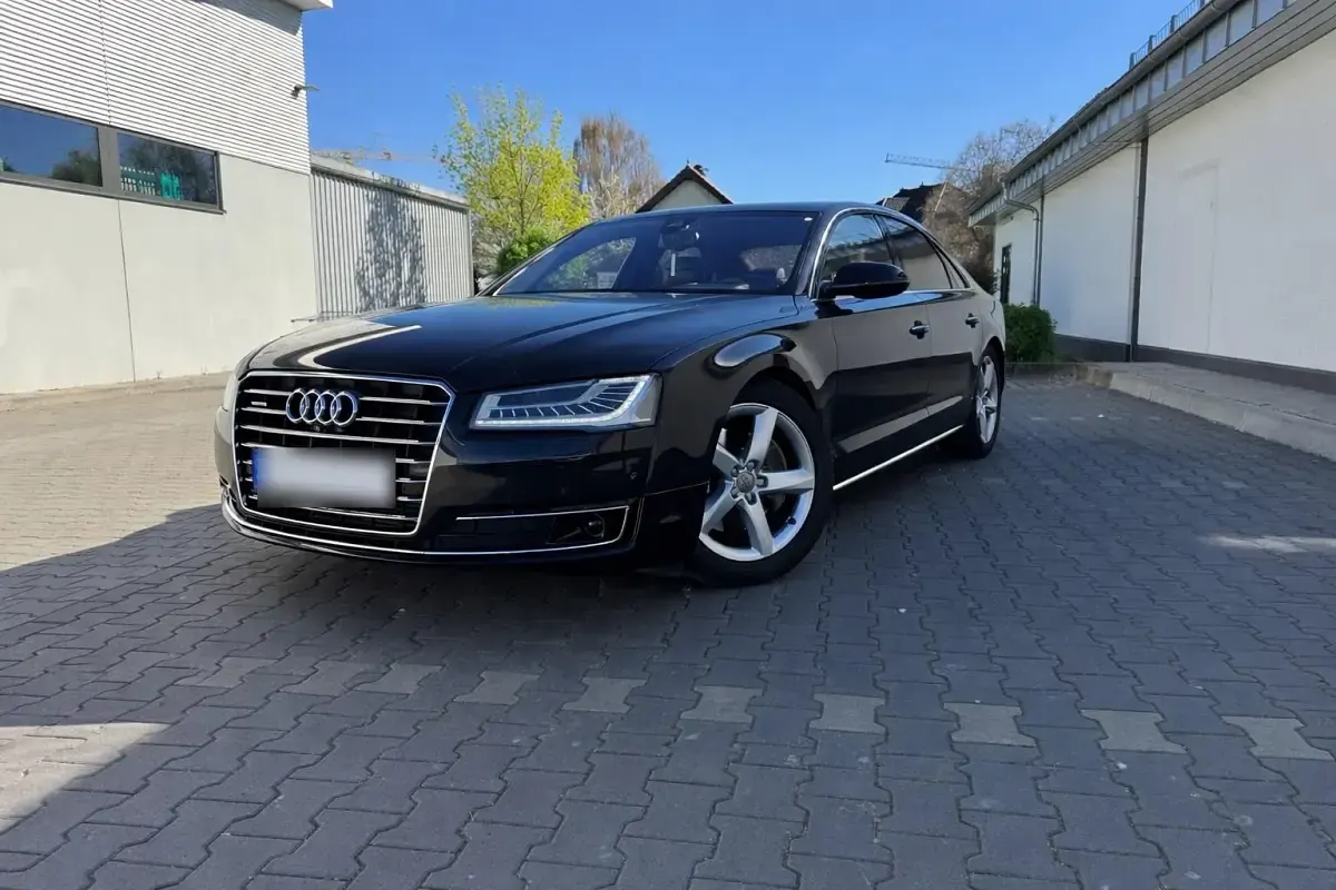 Gebraucht Audi A8 Ambiente 258 PS (189 kW) 2014 Schwarz Limousine