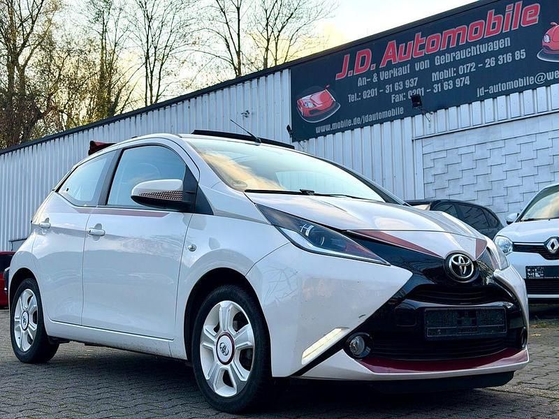 Weiß Gebraucht 2017 Toyota Aygo Kleinwagen | 6.890 € (Guter Preis) - Bild 1/4