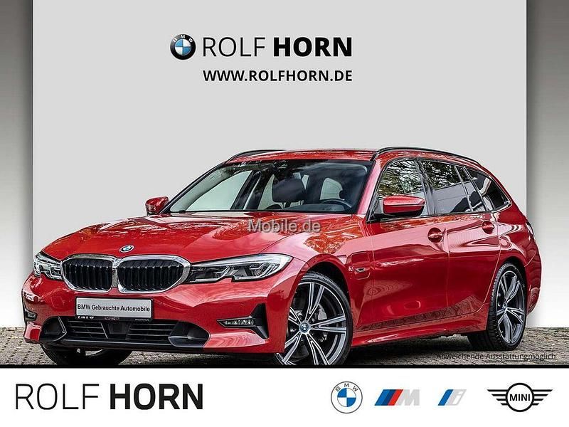 Rot Gebraucht 2022 BMW 330e Sport Line Kombi | 26.260 € (Guter Preis) - Bild 1/4