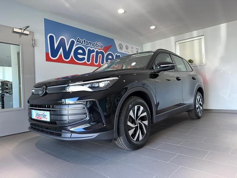 Gebraucht VW Tiguan Life 150 PS (110 kW) 2025 Schwarz SUV