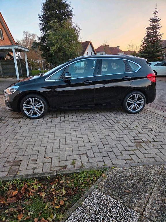 Gebraucht BMW 216 Active Tourer 116 PS (85 kW) 2015 Braun Van / Kleinbus