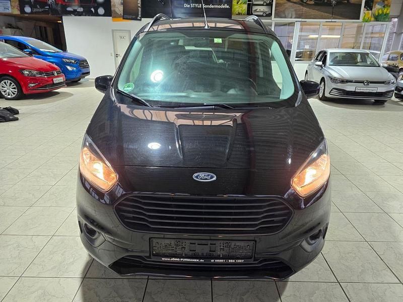 Gebraucht Ford Tourneo Courier Trend 101 PS (74 kW) 2021 Schwarz Van / Kleinbus