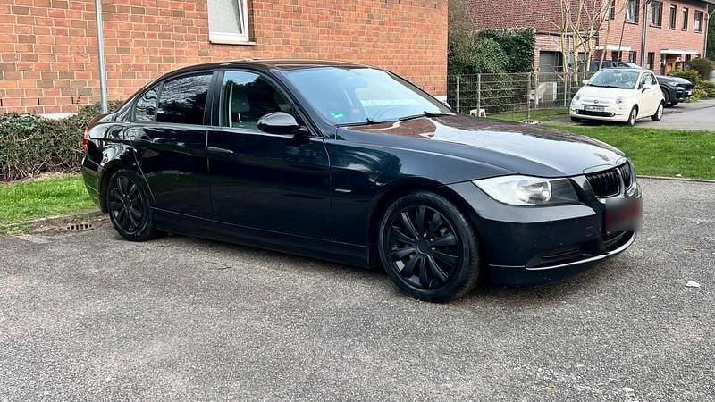 Gebraucht BMW 318 130 PS (95 kW) 2007 Schwarz Limousine