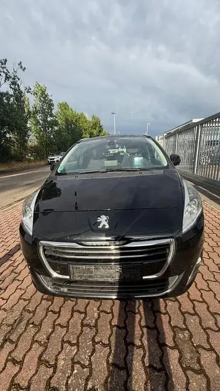 Gebraucht Peugeot 5008 Allure 120 PS (88 kW) 2015 Schwarz Van / Kleinbus
