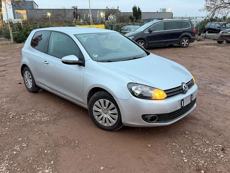 Silber Gebraucht 2009 VW Golf VI Comfortline Kleinwagen | 2.599 € (Superpreis) - Bild 1/4