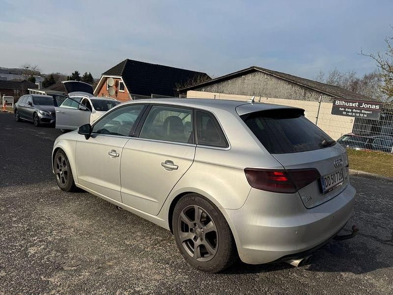 Gebraucht Audi A3 Ambiente 150 PS (110 kW) 2013 Silber Limousine