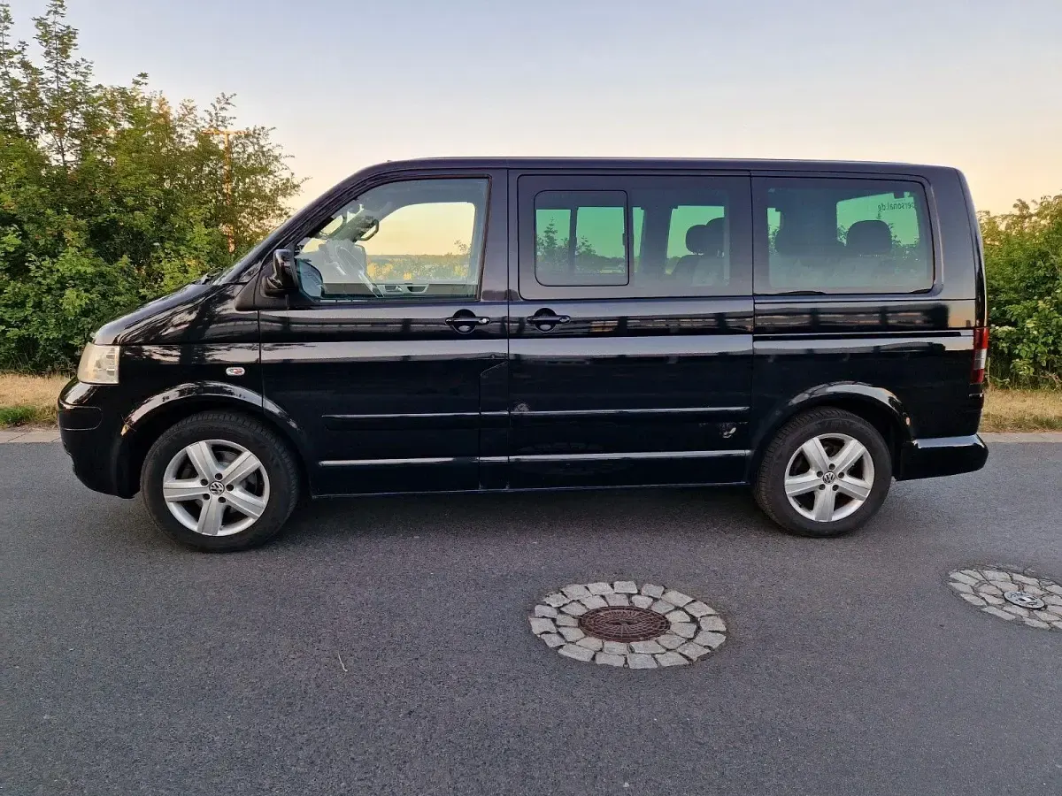 Gebraucht VW Multivan 174 PS (127 kW) 2009 Schwarz Van / Kleinbus