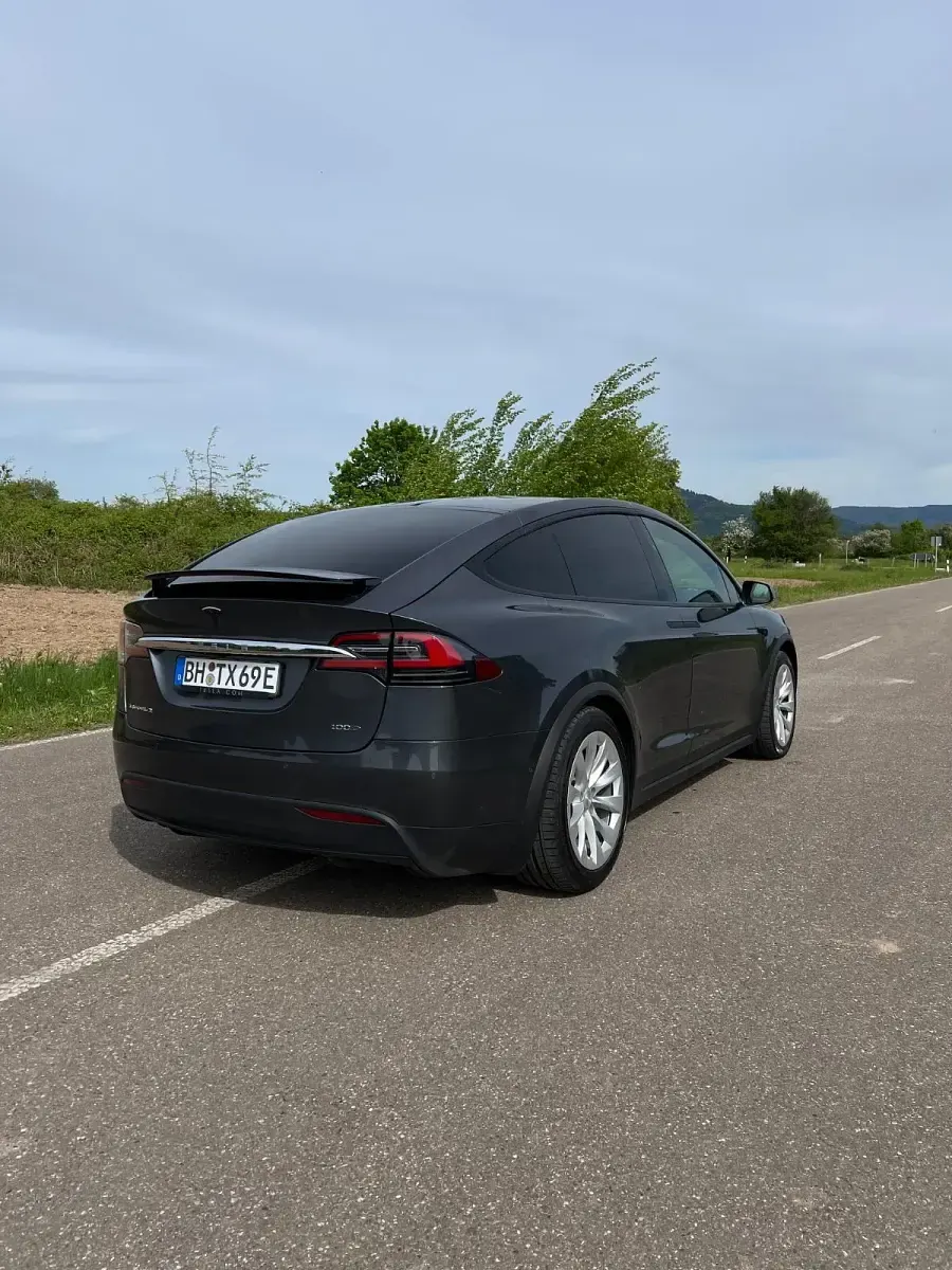 Usado Tesla Model X 328 kW (446 CV) 2019 Gris SUV