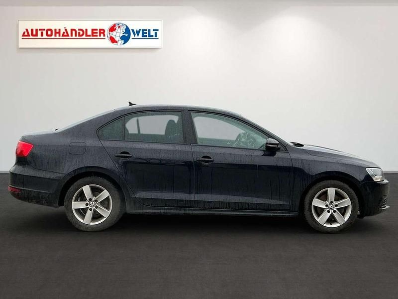 Gebraucht VW Jetta Comfortline 105 PS (77 kW) 2014 Schwarz Limousine