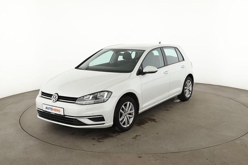Gebraucht VW Golf VII Comfortline 2017 Weiß Limousine