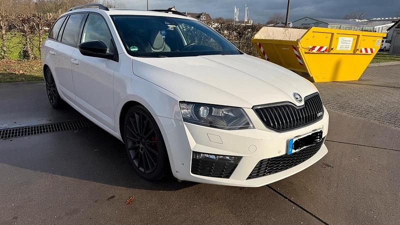 Gebraucht Skoda Octavia RS 184 PS (135 kW) 2015 Weiß Kleinwagen