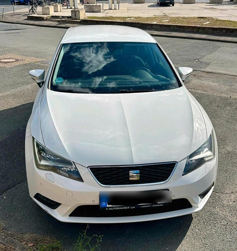 Weiß Gebraucht 2013 Seat Leon Kleinwagen | 6.300 € (Fairer Preis) - Bild 1/4