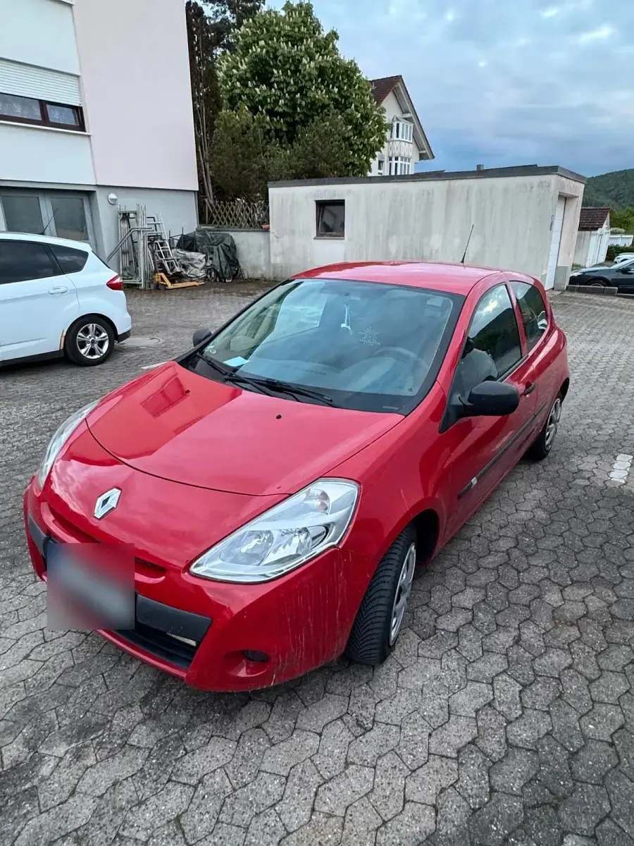 Używany Renault Clio III 75 KM (55 kW) 2012 Coupe