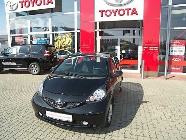 Schwarz metallic Gebraucht 2006 Toyota Aygo Kleinwagen | 4.850 € (Teuer) - Bild 1/4