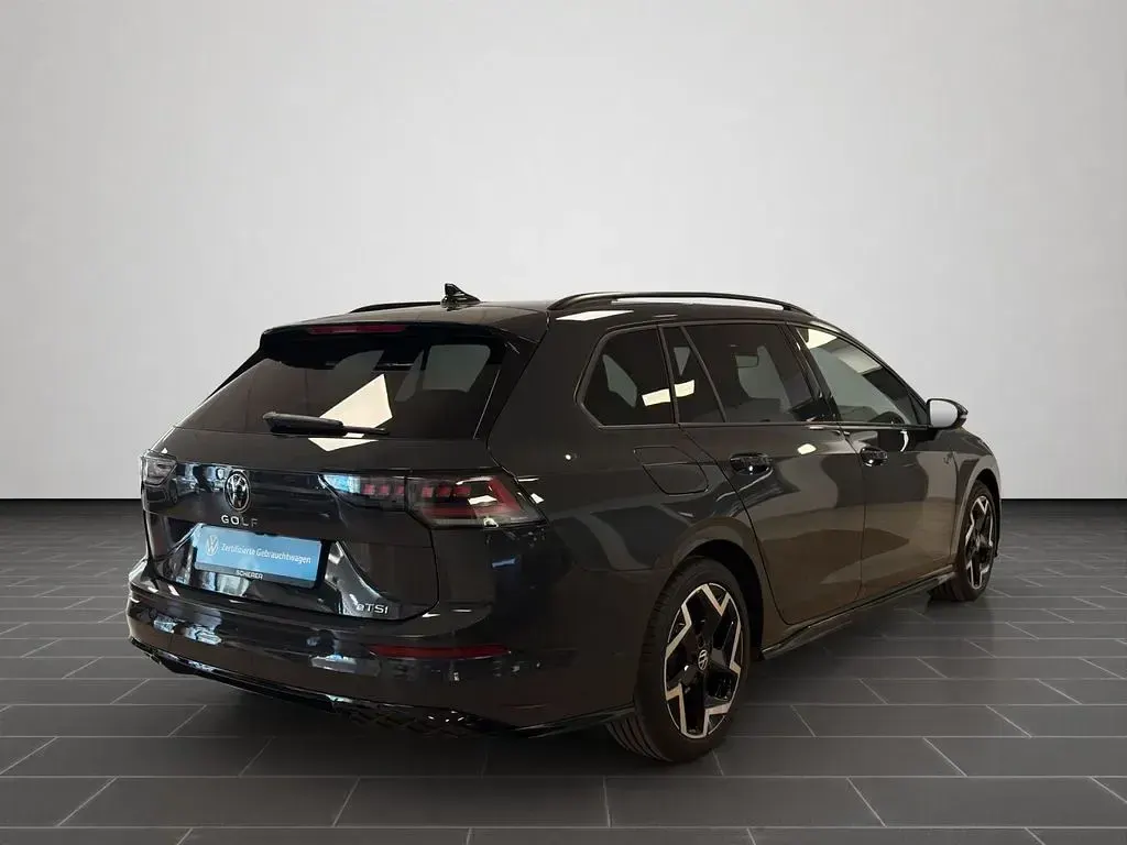 Gebraucht VW Golf VIII R-line 150 PS (110 kW) 2025 Uranograu Kombi