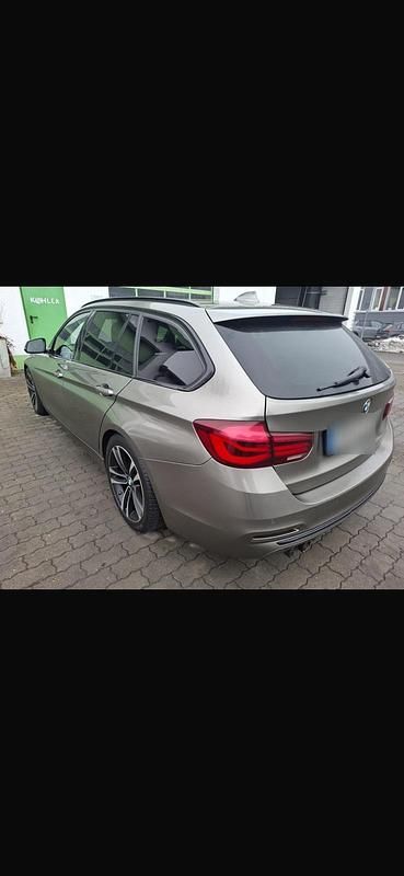 Gebraucht BMW 330 190 PS (139 kW) 2019 Grau Kombi