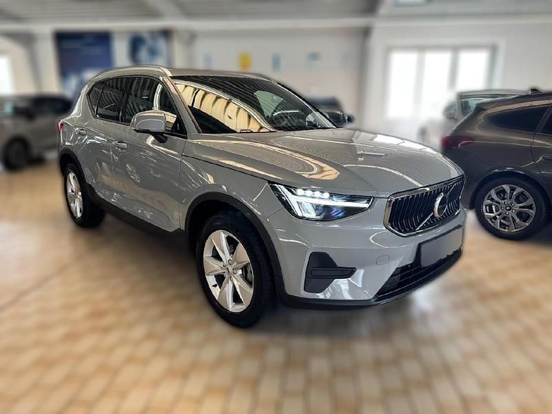 Gebraucht Volvo XC40 Core 129 PS (94 kW) 2023 Grau SUV