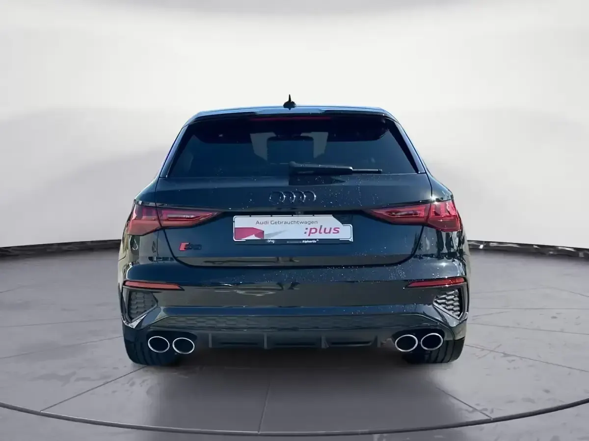 Gebraucht Audi S3 Ambiente 310 PS (228 kW) 2024 Schwarz Limousine