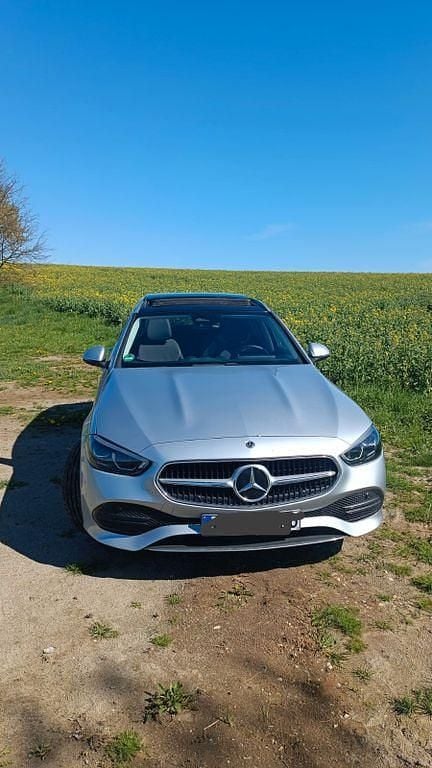 Gebraucht Mercedes C180 170 PS (125 kW) 2023 Silber Limousine