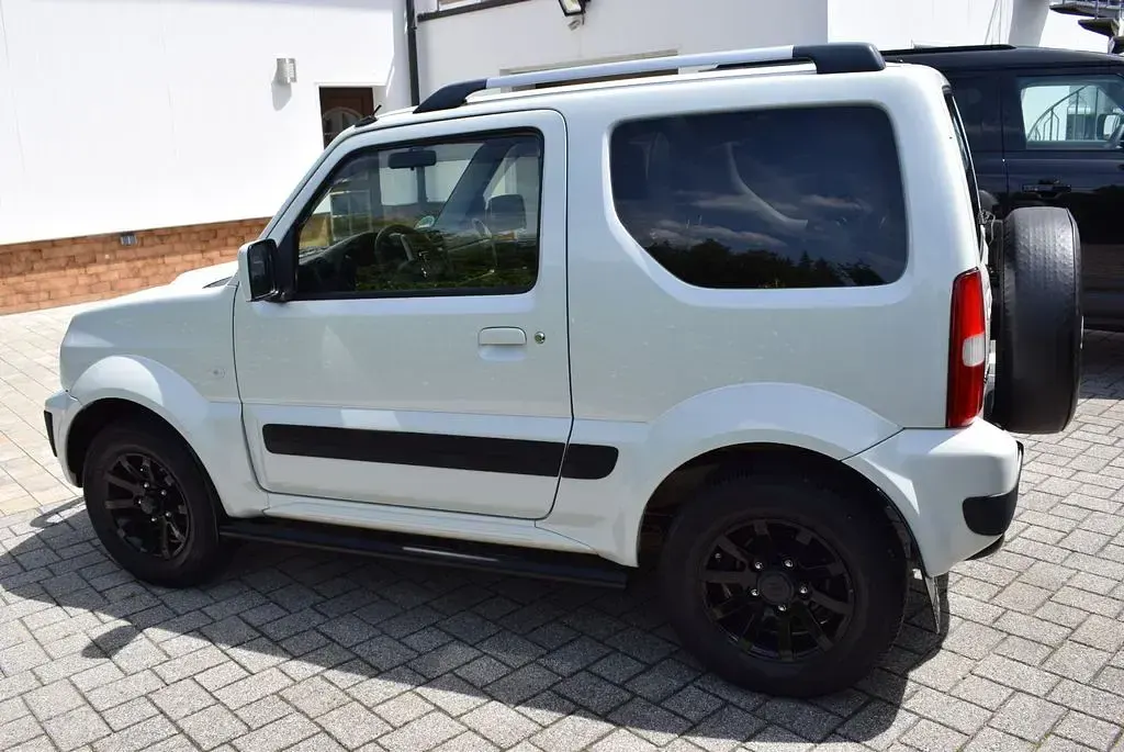 Gebraucht Suzuki Jimny Style 84 PS (61 kW) 2019 Pearl white SUV