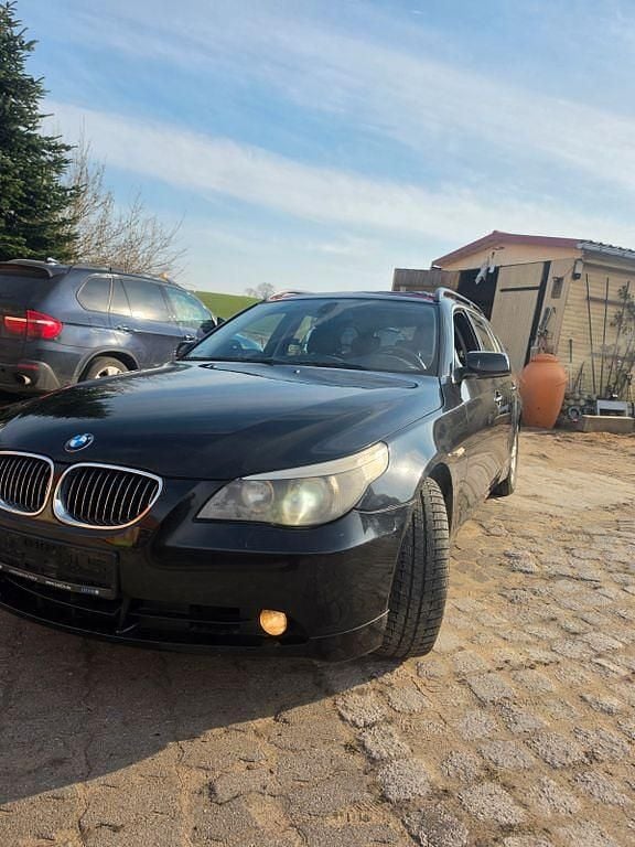 Gebraucht BMW 525 218 PS (160 kW) 2007 Schwarz Kombi