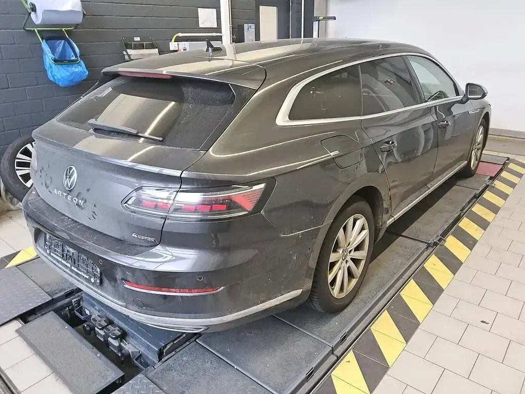 Gebraucht VW Arteon Elegance 200 PS (147 kW) 2023 Grau Limousine
