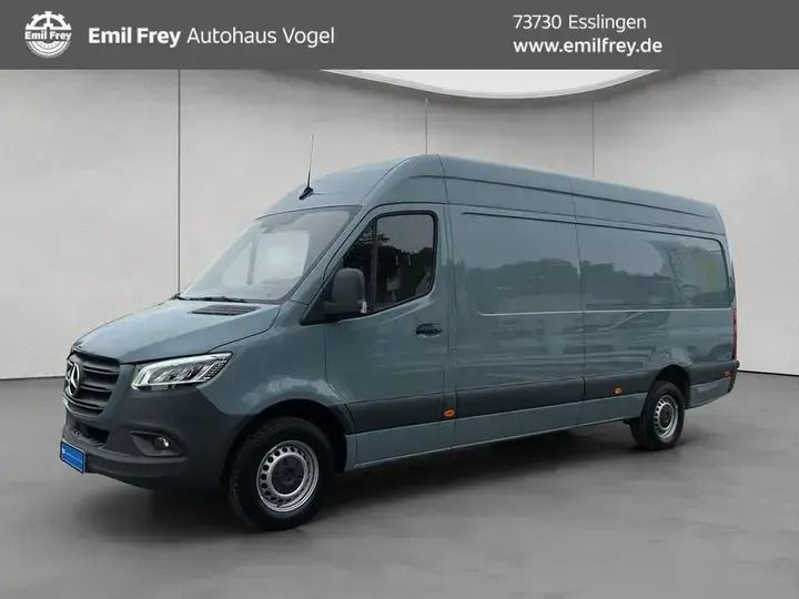 Grau Gebraucht 2022 Mercedes Sprinter Van | 39.990 € (Etwas zu teuer) - Bild 1/4