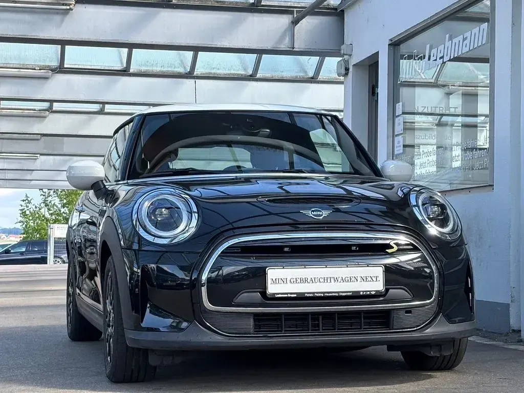 Gebraucht Mini Cooper SE Classic 135 kW (184 PS) 2023 Schwarz Kleinwagen