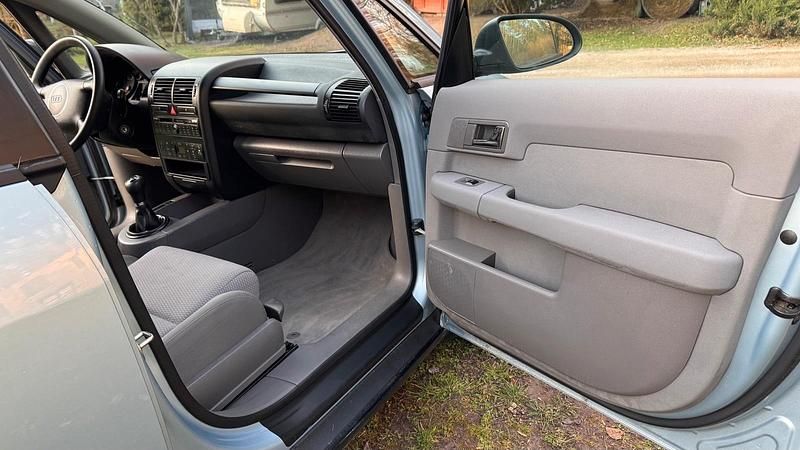 Usata Audi A2 75 CV (55 kW) 1990 Grigio Utilitaria