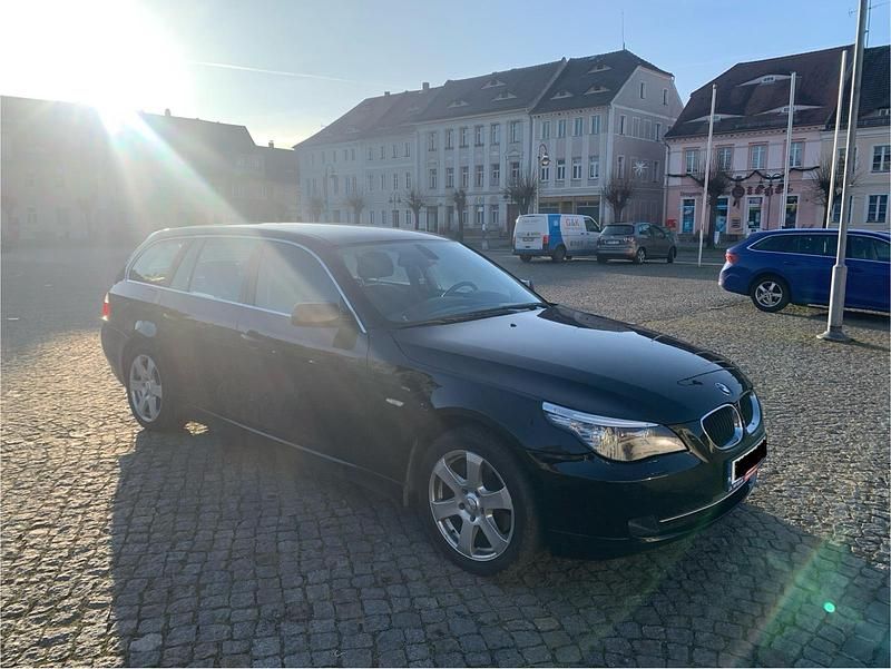 Gebraucht BMW 530 235 PS (172 kW) 2008 Schwarz Kombi