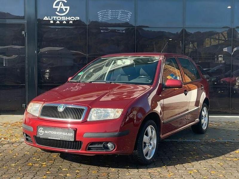 Rot Gebraucht 2005 Skoda Fabia Ambiente Kleinwagen | 1.990 € (Fairer Preis) - Bild 1/4