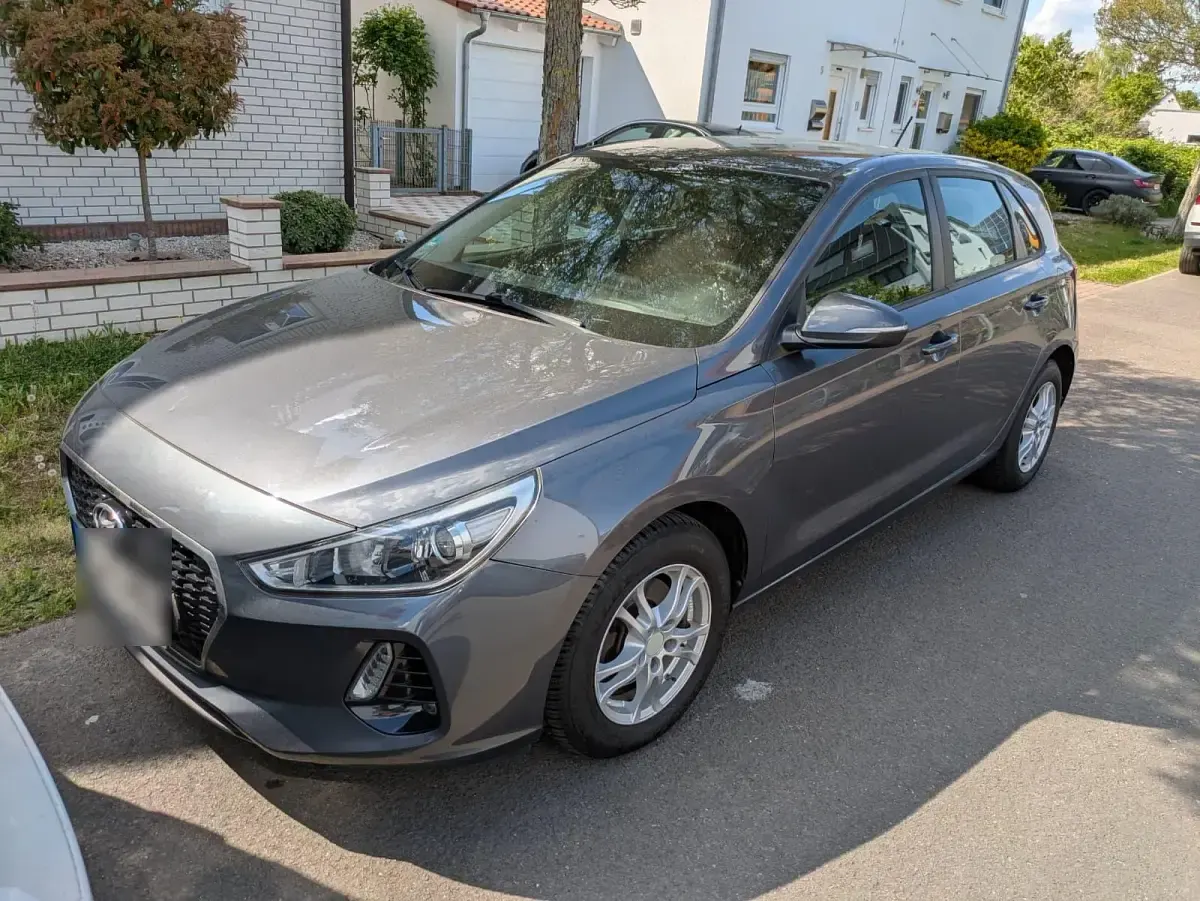 Second-hand Hyundai i30 Select 120 CP (88 kW) 2017 Negru Berlinǎ