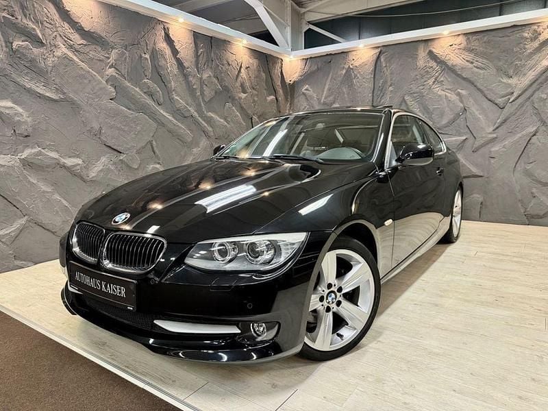 Schwarz Gebraucht 2011 BMW 325 Performance Coupé | 14.890 € (Fairer Preis) - Bild 1/4