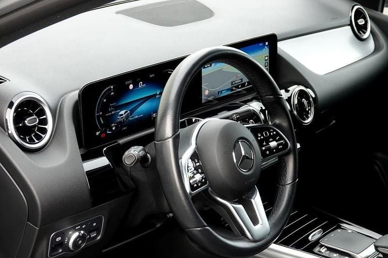 Iridiumsilber Gebraucht 2021 Mercedes B200 Progressive Van / Kleinbus | 22.999 € (Guter Preis) - Bild 1/4