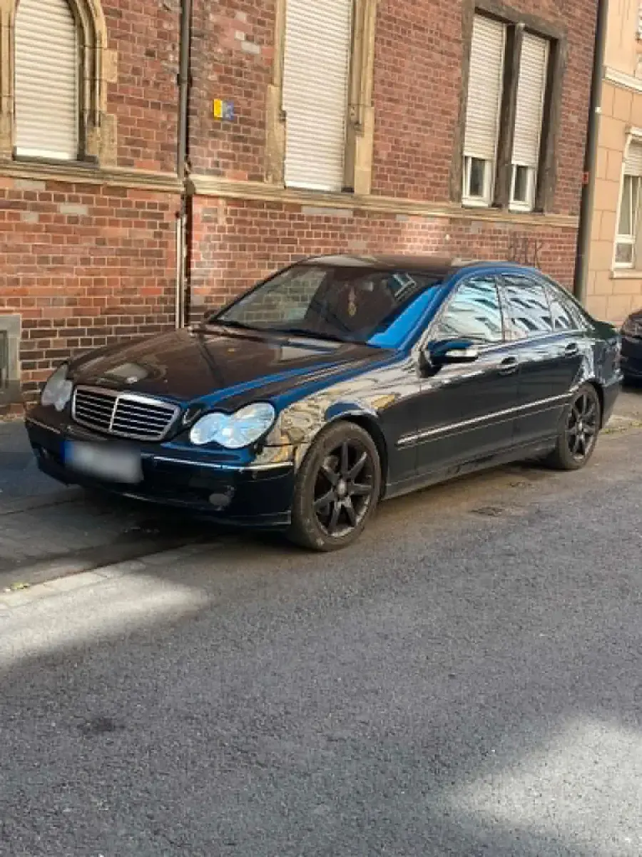 Gebraucht Mercedes C220 143 PS (105 kW) 2003 Schwarz Limousine
