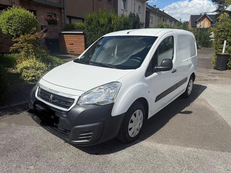 Weiß Gebraucht 2015 Peugeot Partner Van / Kleinbus | 3.850 € - Bild 1/4