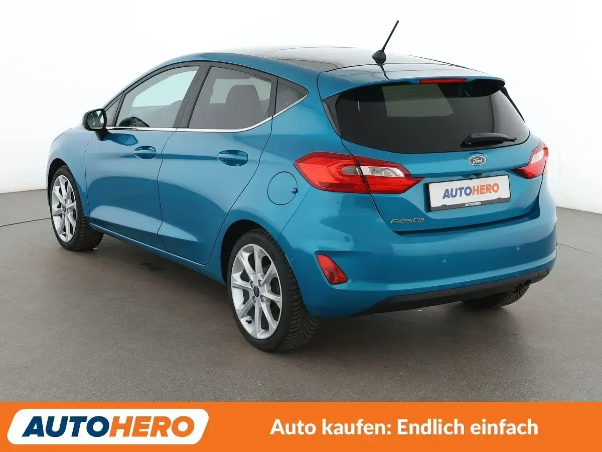 Gebraucht Ford Fiesta Titanium 101 PS (74 kW) 2018 Blau Kleinwagen