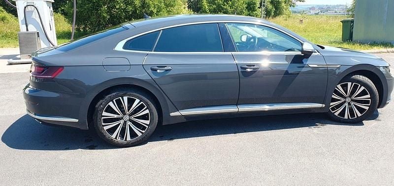 Gebraucht VW Arteon Elegance 150 PS (110 kW) 2019 Grau Kleinwagen