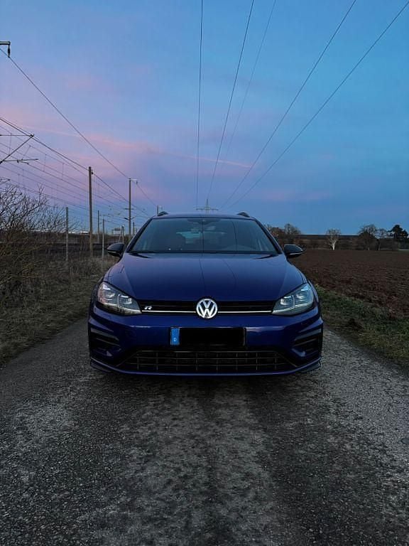 Blau Gebraucht 2018 VW Golf VII R Kombi | 24.900 € (Fairer Preis) - Bild 1/4