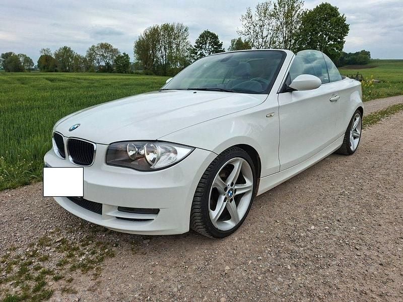 Weiß Gebraucht 2008 BMW 125 Cabriolet Cabrio | 13.900 € (Etwas zu teuer) - Bild 1/4
