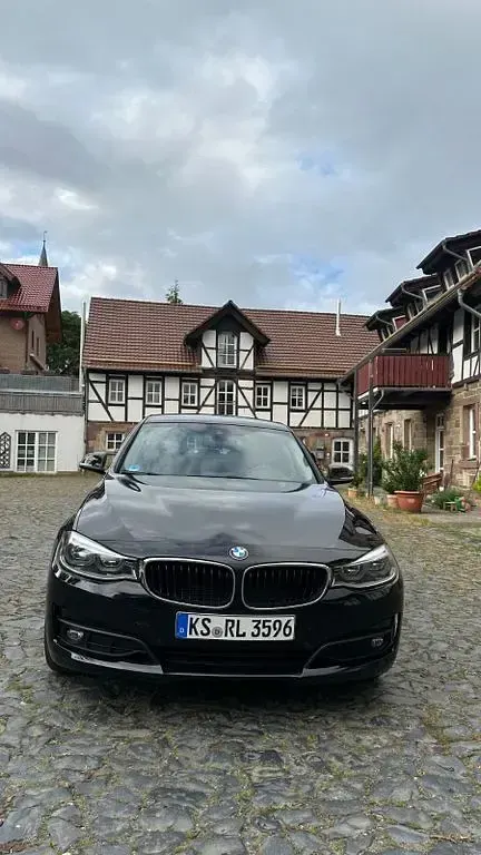 Gebraucht BMW 318 150 PS (110 kW) 2017 Schwarz Limousine