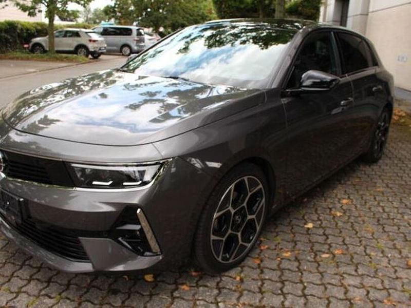 Grau Gebraucht 2023 Opel Astra Ultimate Limousine | 21.900 € (Fairer Preis) - Bild 1/4