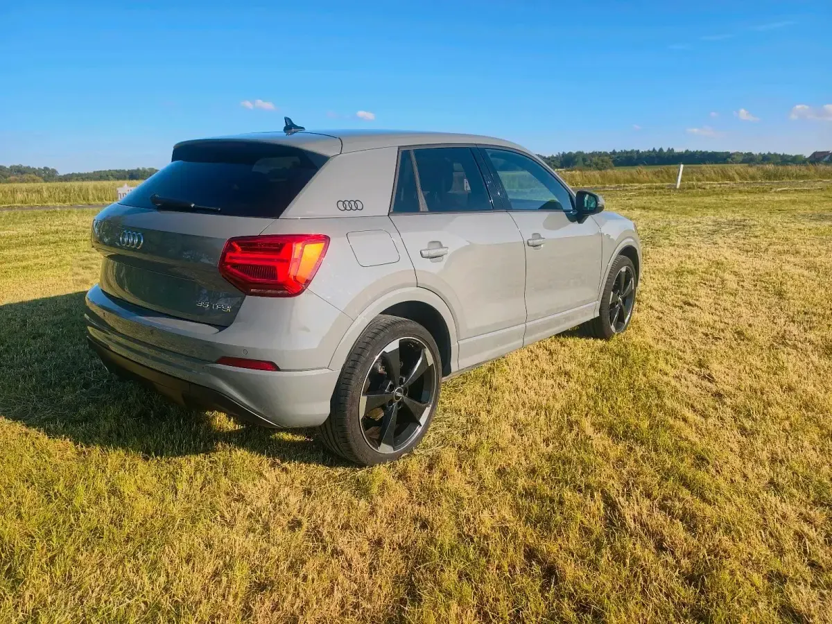 Gebraucht Audi Q2 Sport 150 PS (110 kW) 2018 Grau SUV